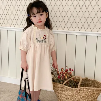בנות קיץ שמלות 2023 קוריאנית פעוטה מוצק פשוט הלבוש ילדים פאף שרוול קצר תחרה, רקמה, שמלות נסיכה